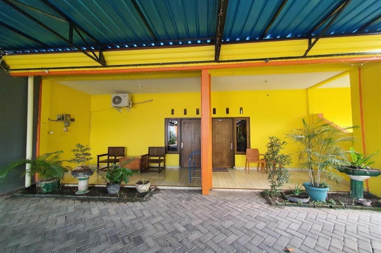 New Puri Amalia Lägenhet Banyuwangi  Exteriör bild