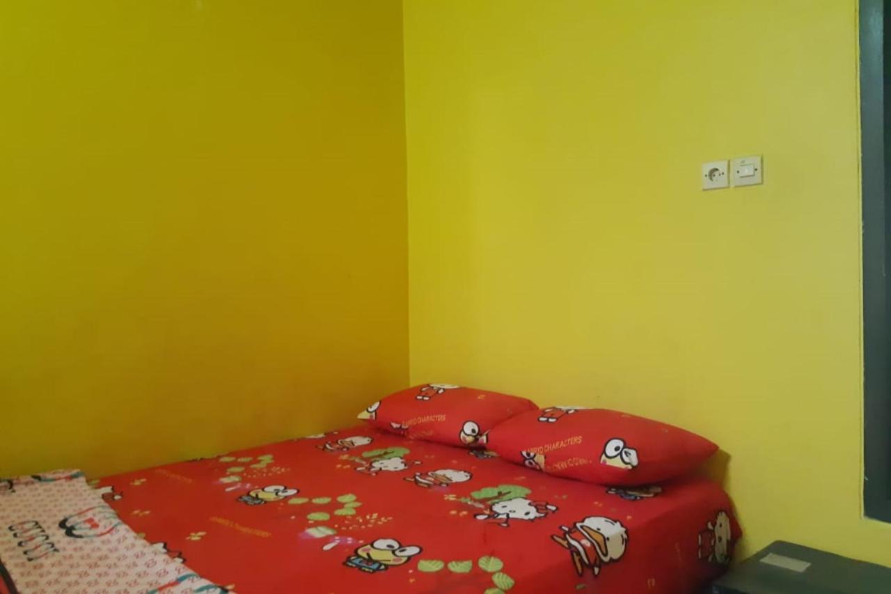 New Puri Amalia Lägenhet Banyuwangi  Exteriör bild